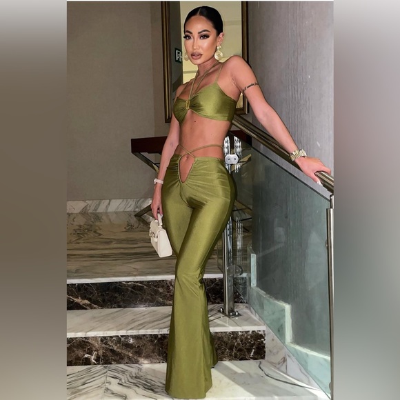 Be My Baby Pant Set - Olive
Size: M - Picture 1 of 3